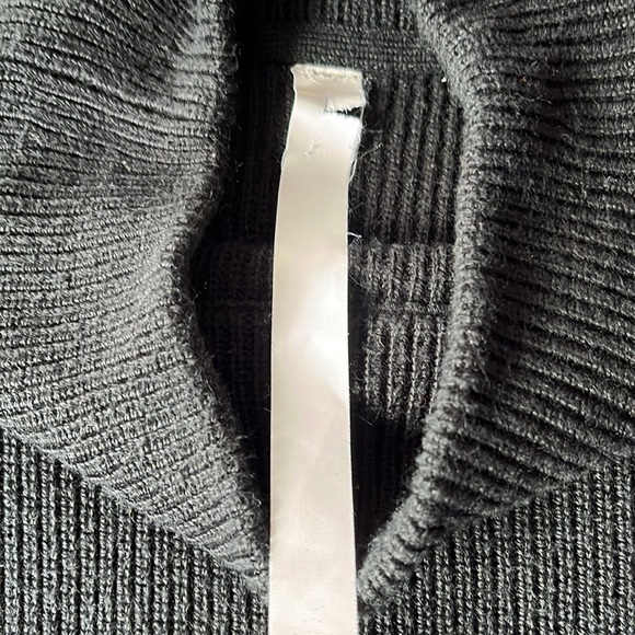 Lululemon Merino Wool Blend Black Turtleneck Sweater - Picture 12 of 12